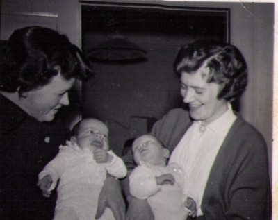 Grethe og Erna m, førstefødte 1957