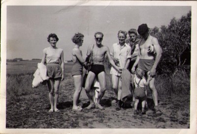 fv. Erna, Ragna, Bertel, Ove, Carsten og Villy m. Lisbeth 1960